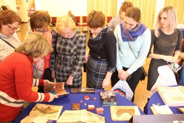 Крапивенская сельская библиотека - призер областного конкурса «Новые инициативы библиотек» Крапивенская сельская библиотека - призер областного конкурса «Новые инициативы библиотек»